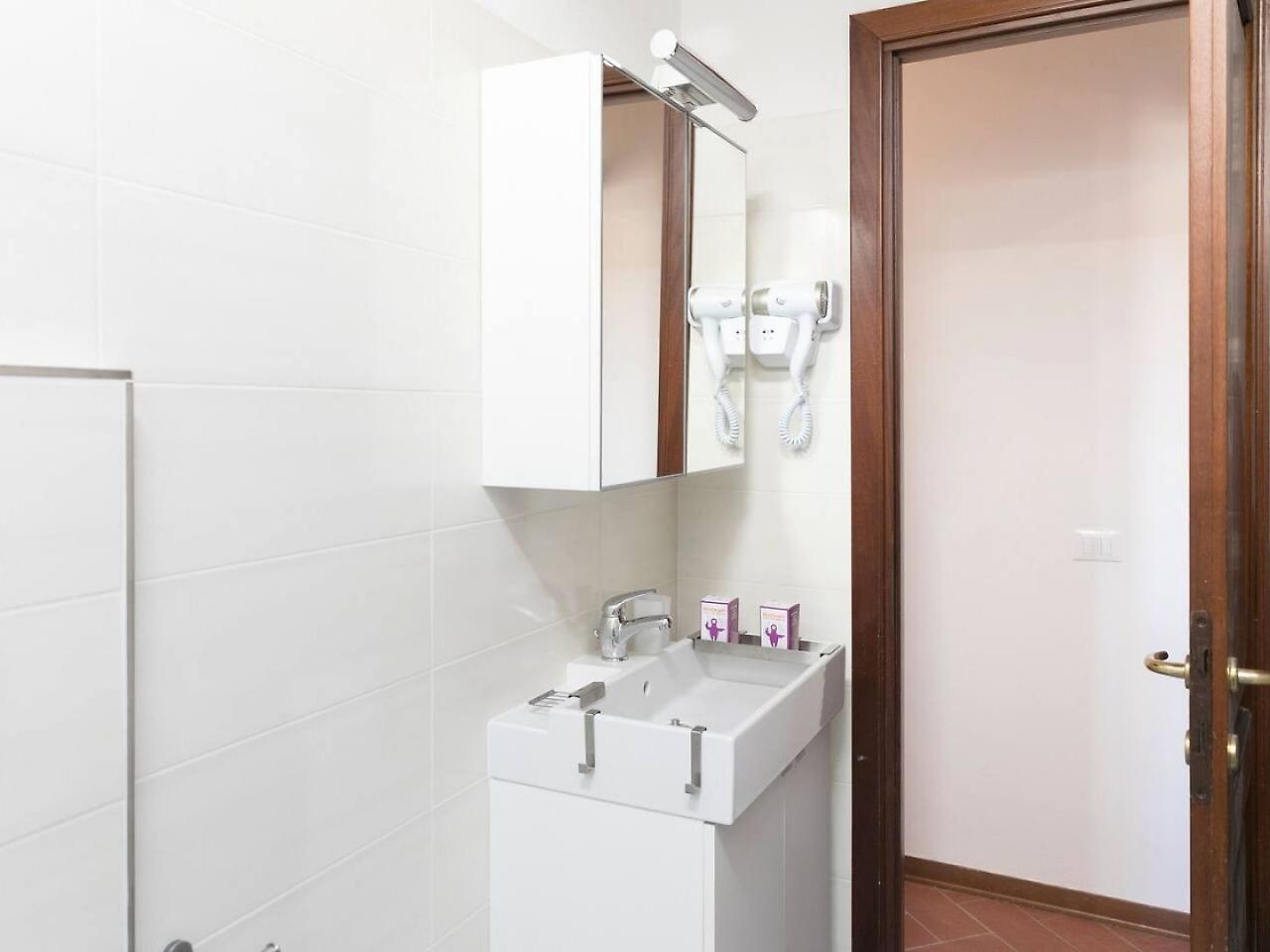 Altido Apt For 6 With Lovely Views 3 Mins To Corso Italia Pisa Buitenkant foto
